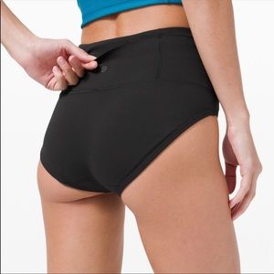 Lululemon Swift Speed Race Brief NWT Black Size 10